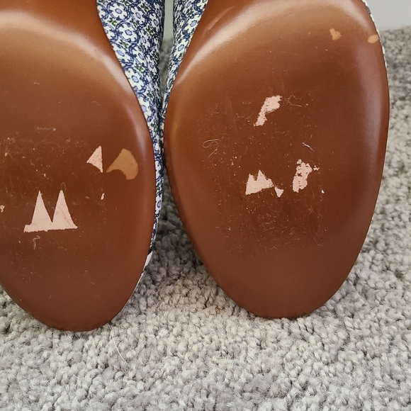 Tory Burch Blue Printed Canvas Ethel Pumps - Picture 11 of 12